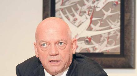Air Berlin bleibt in Tegel. Joachim Hunold will mit der Zentralverwaltung nicht in die Nähe des BBI umziehen. Aber trotzdem setzt er ganz auf den neuen Flughafen.