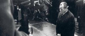 Symbol der Versöhnung. Willy Brandt kniet 1970 in Warschau nieder. Foto: dpa