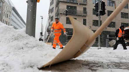 Und die Männer in Orange mussten Schwerstarbeit leisten.