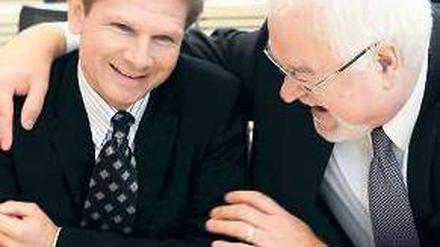 Ungewisse Zukunft. Ministerpräsident Peter Harry Carstensen (CDU) und sein Stellvertreter Heiner Garg (FDP). Foto: dpa