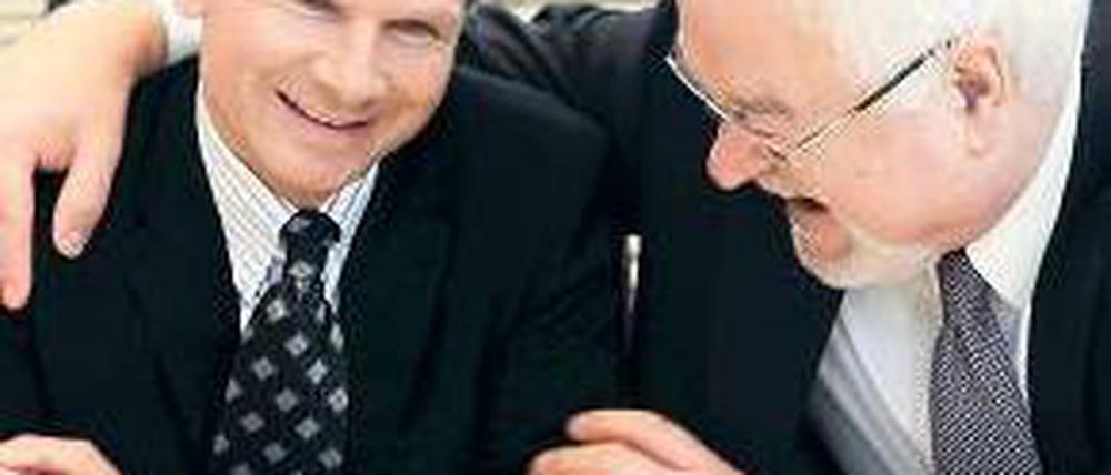 Ungewisse Zukunft. Ministerpräsident Peter Harry Carstensen (CDU) und sein Stellvertreter Heiner Garg (FDP). Foto: dpa