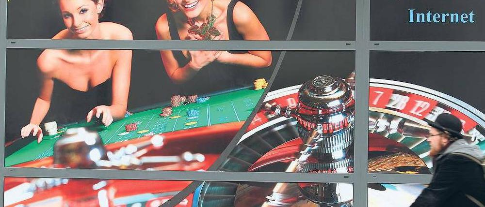 Automaten-Boom. Fast 500 Spielhallen locken inzwischen in der Stadt – die Zahl der Spielsüchtigen liegt laut Experten bei 17 000. Nun soll ein Gesetz den Trend stoppen. Foto: dpa/ZB
