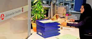 Kritiker sind skeptisch, ob Kinder aus Hartz-IV-Familien von den Bildungsgutscheinen profitieren.