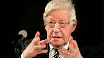 Helmut Schmidt.