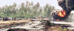 Ölflut. In Nigeria läuft Öl ins Ackerland der Bauern. Ein Träger des „Right Livelihood Awards“ kämpft dagegen.