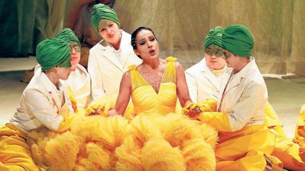 Tod durch Herzbruch. Beatrice Uria-Monzon als Didon in David Pountneys Berliner Inszenierung.