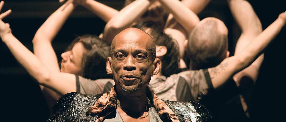 Zeichensprache. Darryl E. Woods in „Babel“ von Sidi Larbi Cherkaoui und Damien Jalet. 