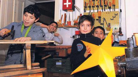 Junge Handwerker. Zum Kreuzberger Kinder- und Jugendclub Aladdin gehört auch eine Werkstatt.