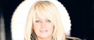 Halten die Motorradklamotten warm? Bonnie Tyler, 59, kommt zur Silvesterfete. Ihr Song „Total Eclipse of the Heart“ machte sie in den 80ern berühmt.