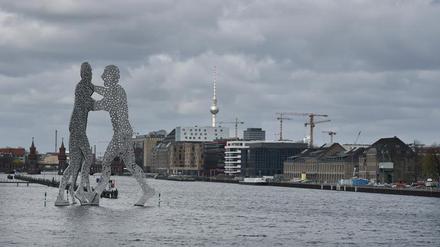 Am Osthafen beginnt der Bereich der innerstädtischen Mischkanalisation, die bei Starkregen viel Dreck in die Spree schwemmt.