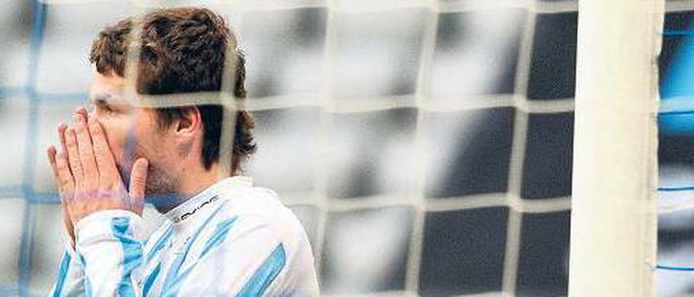 Entsetzter Löwe. Benjamin Lauth verzichtet auf zehn Prozent seines Gehaltes.