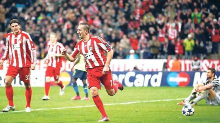 Er kann es noch. Bayerns Problemkind Franck Ribéry hat eine schwere Zeit hinter sich. Am Mittwoch hatte er endlich einmal wieder ein Erfolgserlebnis. Der Franzose erzielte zwei Tore gegen Basel, hier jubelt er über sein 3:0. Foto: dapd