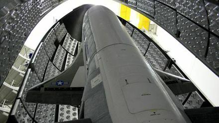 Das US-Shuttle X-37B in der Cape Canaveral Air Force Station (Archivbild vom April 2010).