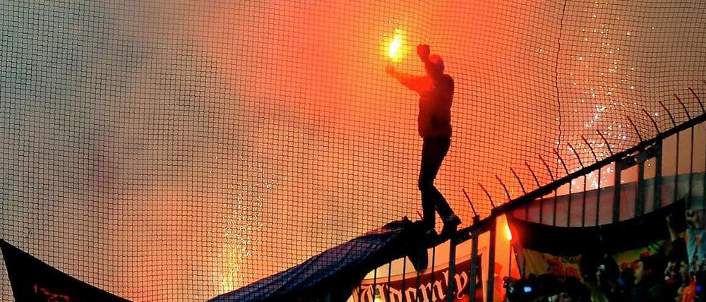 "Fans" von Spartak Moskau sorgten in Zilina für eine 22-minütige Spielunterbrechung.