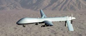 Früher wurden Drohnen nur zur Aufklärung eingesetzt. Mittlerweile tragen sie Waffen.