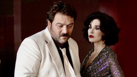 Denis Ménochet (links) spielt den Regisseur Peter von Kant.