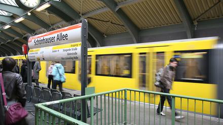 Bahnsteig am U-Bahnhof Schönhauser Allee