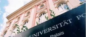 Immer mehr Berliner Abiturienten suchen sich für ihr Studium eine Universität im Land Brandenburg aus. 