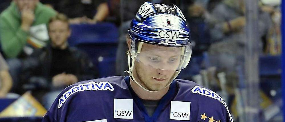 Florian Buschs Tor zum 1:3 kam zu spät. Die Eisbären blieben in Mannheim ohne Punktgewinn.