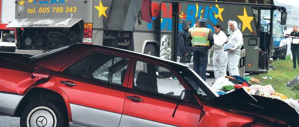 Unfallort. Ende September starben auf der Autobahn am Schönefelder Kreuz 14 Insassen eines polnisches Busses. Foto: dpa