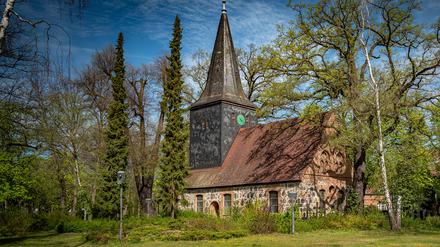 Die Dorfkirche in Wittenau nennt die Kirchenchefin „einen unglaublich wichtigen Ort mit ganz viel geballter Geschichte“ - mehr lesen Sie ganz am Ende des Interviews.