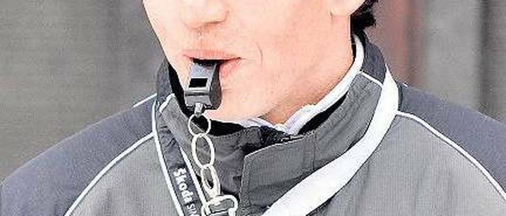 Abpfiff. Nach der WM wechselt Bundestrainer Uwe Krupp nach Köln. Foto: dapd