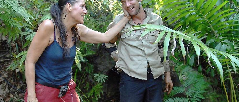 Katy Karrenbauer, die ewige Zweitplatzierte, herzt den späteren Sieger.