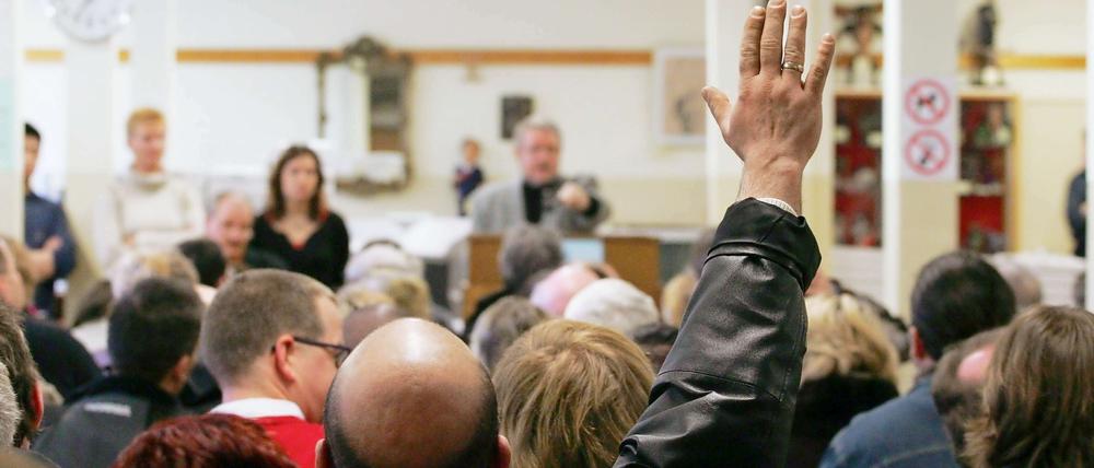 Versteigerung im Berliner Hauptzollamt: So ähnlich geht es auch in den Amtsgerichten bei Zwangsversteigerungen zu. 