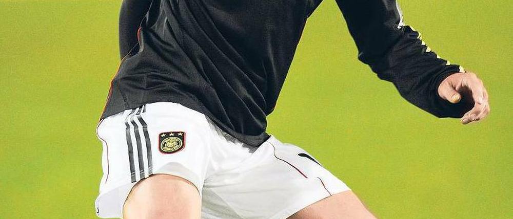 Diesmal in Weiß? Mario Götze darf auf sein zweites Länderspiel hoffen. Foto: dpa