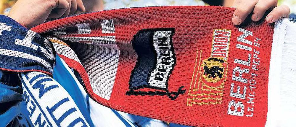 Berlin bleibt Blau-Rot-Weiß. Früher waren die beiden Fanszenen befreundet. Doch bis auf ein paar alte Devotionalien ist nicht mehr viel davon zu sehen.