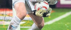 Weiße Feste. Manuel Neuers Paraden in Dortmund waren ein Hingucker, seine Kommentare danach zum Hinhören. Foto: dpa