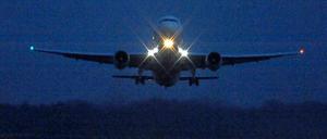 Ob es am neuen Flughafen in Schönefeld einen Nachtflugverkehr geben wird, hat das Bundesverwaltungsgericht noch nicht entschieden. Das Umweltbundesamt hält ein absolutes Nachtflugverbot von 23 Uhr bis 6 Uhr für ein „ganz wichtiges“ Kriterium.