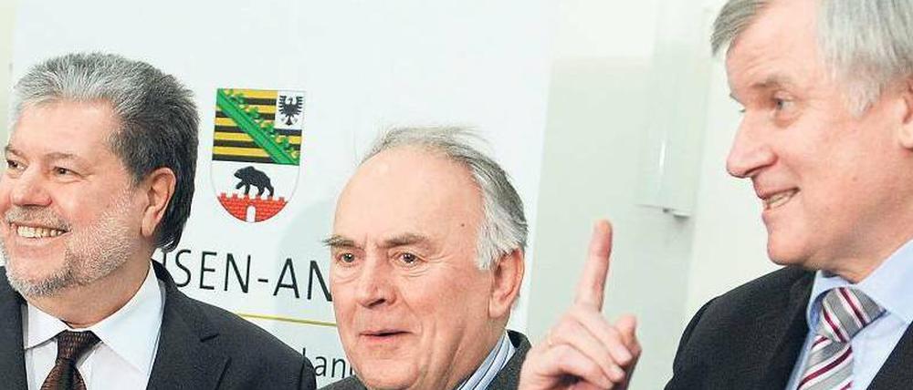 Männersache. Die Ministerpräsidenten Kurt Beck (Rheinland-Pfalz, SPD), Wolfgang Böhmer (Sachsen-Anhalt, CDU) und Horst Seehofer (Bayern, CSU) haben die Verhandlungen in die Hand genommen.