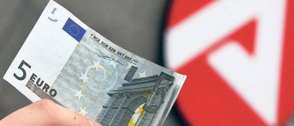 Darf’s ein bisschen mehr sein? Die Hartz-IV-Verhandlungen könnten ein höheres Plus als fünf Euro ergeben. Foto: dpa