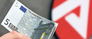 Darf’s ein bisschen mehr sein? Die Hartz-IV-Verhandlungen könnten ein höheres Plus als fünf Euro ergeben. Foto: dpa