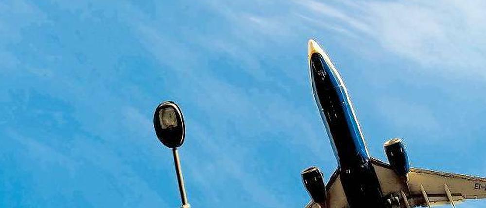 Überflug. Auch beim neuen Routenkonzept donnern Maschinen über das südliche Stadtgebiet. 