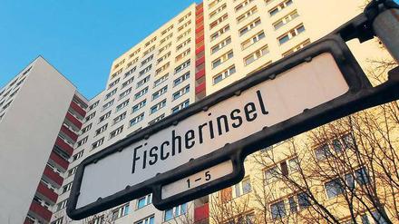 Ungewisse Zukunft. Mehr als 13 000 Wohnungen in Berlin, wie dieser Komplex in Mitte, gehören zum Bestand der Immobilienholding BIH. Viele Objekte in anderen Bundesländern bringen keine Erlöse, deshalb fürchtet der Senat hohen Zuschussbedarf. Foto: Kai-Uwe Heinrich