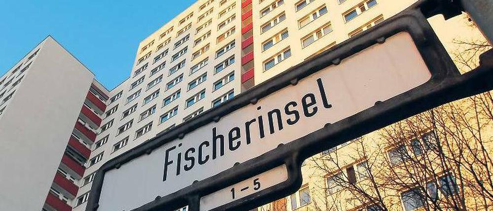 Ungewisse Zukunft. Mehr als 13 000 Wohnungen in Berlin, wie dieser Komplex in Mitte, gehören zum Bestand der Immobilienholding BIH. Viele Objekte in anderen Bundesländern bringen keine Erlöse, deshalb fürchtet der Senat hohen Zuschussbedarf. Foto: Kai-Uwe Heinrich