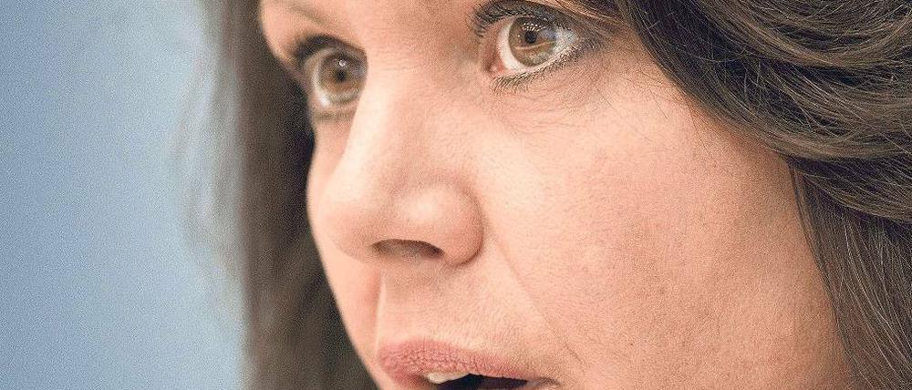 Ilse Aigner will Käfige für Legehennen und Brandzeichen für Pferde verbieten. Foto: AFP