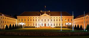Schloss Bellevue bei Nacht.