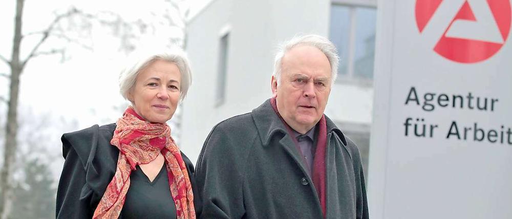 Der Ministerpräsident Wolfgang Böhmer (CDU) und seine Frau Brigitte gehen in Wittenberg zur Stimmenabgabe für die Landtagswahlen in Sachsen-Anhalt.