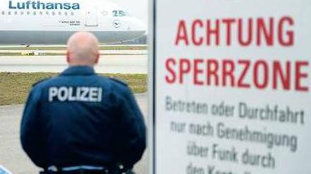 Überprüft. Flüge aus Japan. Foto: dpa