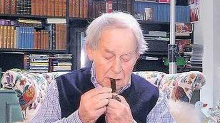 Wollte eigentlich Spion werden. Normalerweise gibt sich Siegfried Lenz eher zugeknöpft. Nicht ganz so in diesem Porträt vom Filmemacher Adrian Stangl. Foto: Arte