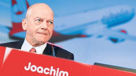 Kämpferisch. Joachim Hunold, seit 20 Jahren an der Spitze, will bis zu seinem 65. Geburtstag im September 2014 Air-Berlin-Chef bleiben. 