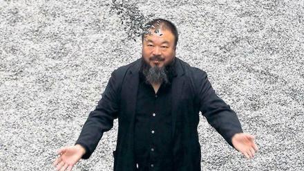 Zweideutig: Ai Weiwei in der Modern Tate Gallery in London, wo er 2010 seine Installation „Sonnenblumensamen“ zeigt.