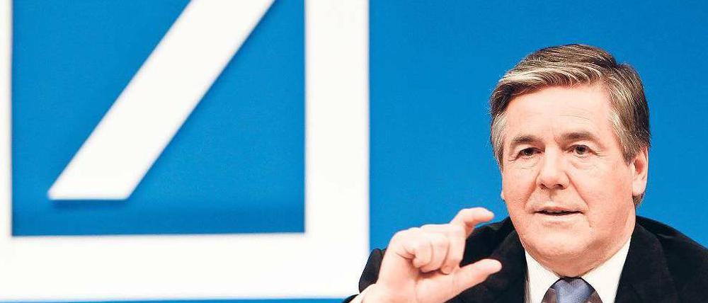 „In Absprache mit Herrn Dr. Ackermann“ – so lud Angela Merkel zum Abendessen. Der Geehrte, hier bei der Pressekonferenz der Deutschen Bank zur Bilanz 2010 im Februar, schwärmte später von einem „wunderschönen Abend“ im achten Stock des Kanzleramts. 