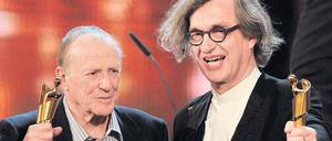 Für Lebenswerk und Lebenswerk: Drehbuchautor Wolfgang Kohlhaase (l.) erhält eine Lola für sein eigenes, Regisseur Wim Wenders eine für den Film über das der Choreographin Pina Bausch.