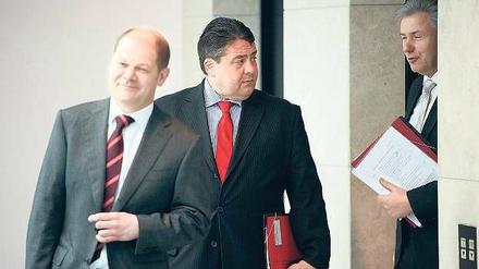 Und jetzt? Olaf Scholz hat in Hamburg Anfang des Jahres einen Wahlerfolg gefeiert, von dem Klaus Wowereit für Berlin im September und Sigmar Gabriel für die Bundestagswahl 2013 momentan träumen.
