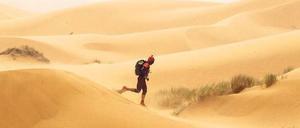 Durch die Wüste. In Marokko soll 2012 mit dem Bau eines 500 Megawatt Solarkraftwerkes begonnen werden. Spätestens 2016 soll es Strom liefern. 