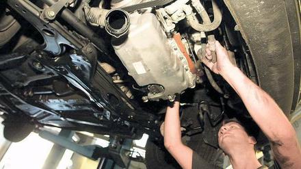 Wenn nichts mehr geht. Autofahrer haben Angst, das neue Benzin mit dem höheren Ethanolanteil zu tanken. Von Ökoplörre ist die Rede. Auch Experten sind nicht einer Meinung. Von tatsächlichen Schäden ist allerdings bisher nichts bekannt.